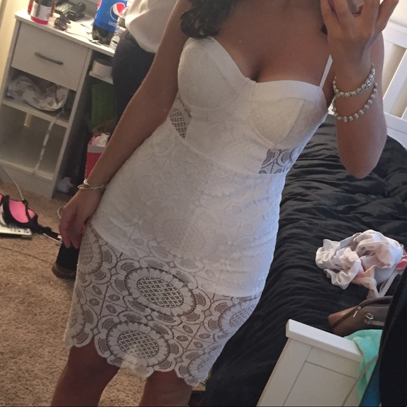 ❌SOLD❌Bebe Lace Midi Dress - Picture 3 of 5