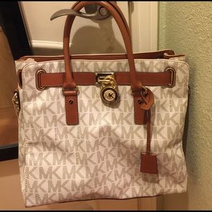 Michael kors shoulder bag