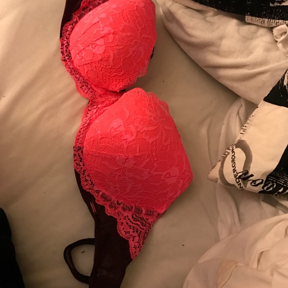 Victoria's Secret angel collection bra - Picture 2 of 2