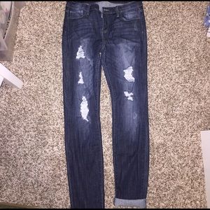 Distressed skinny jean
