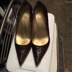 Vintage Guess brown pumps