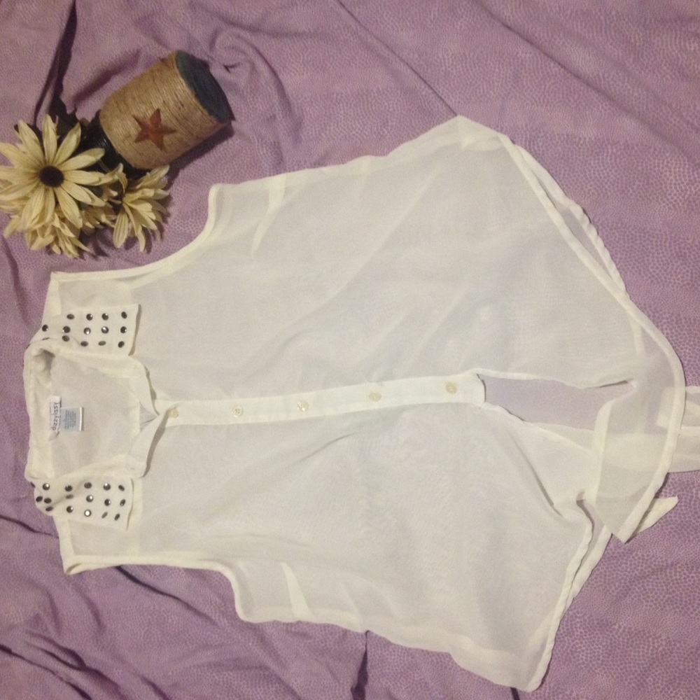 Cute!! Large, sheer, white