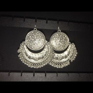 Dangle Earrings NWOT