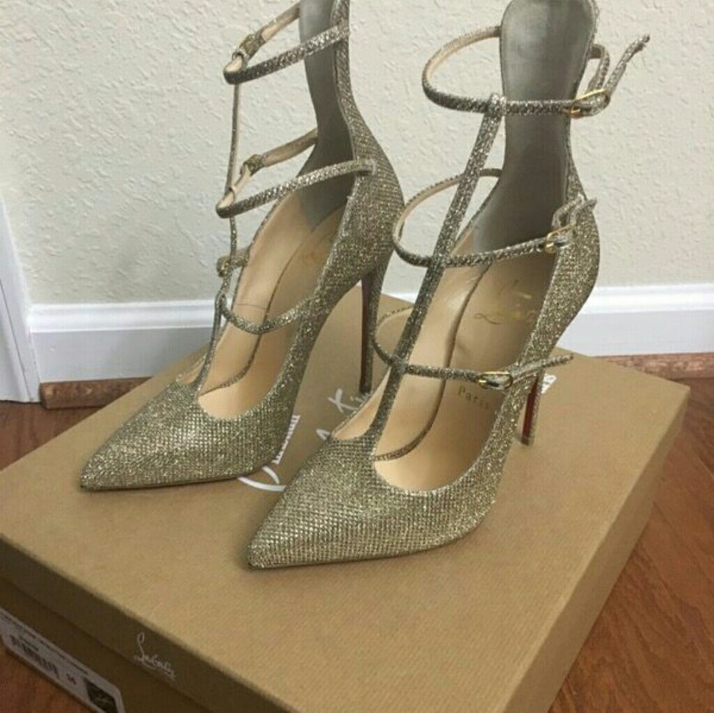 Christian Louboutin toerless muse