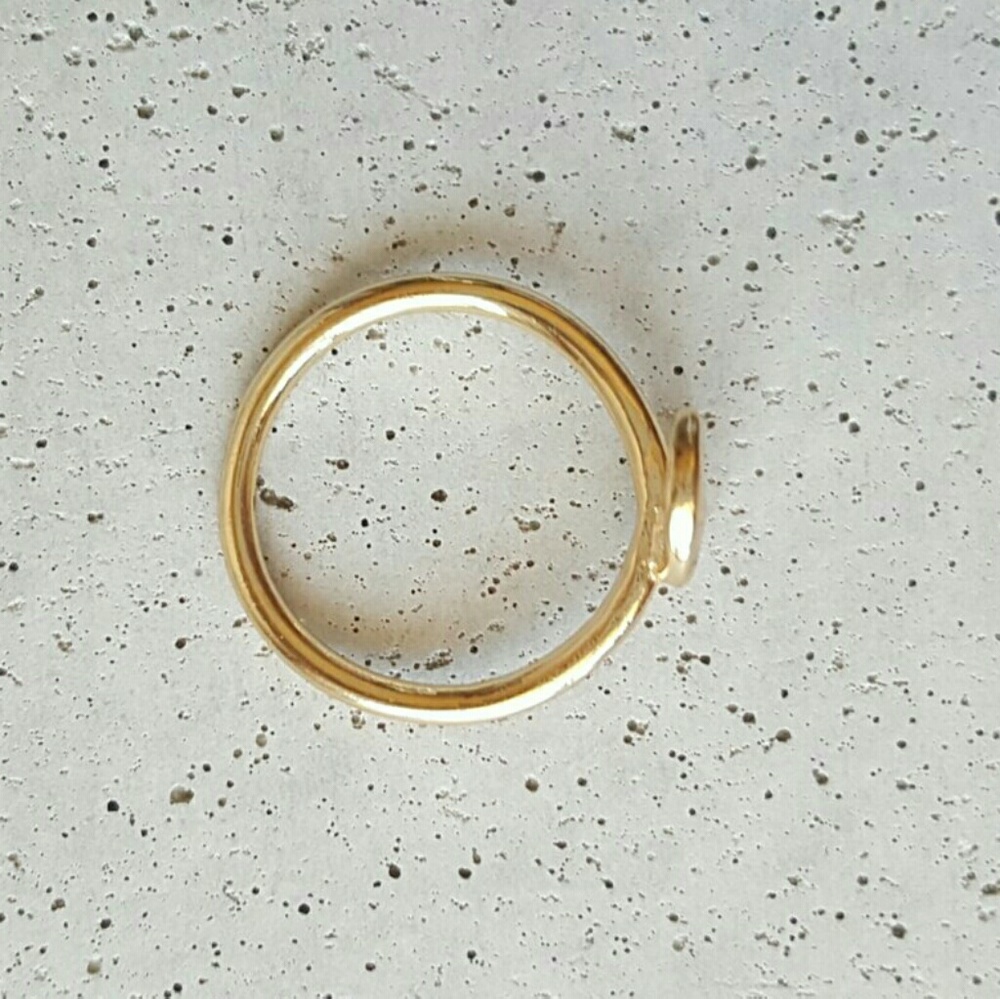Crescent moon gold ring - Picture 2 of 2