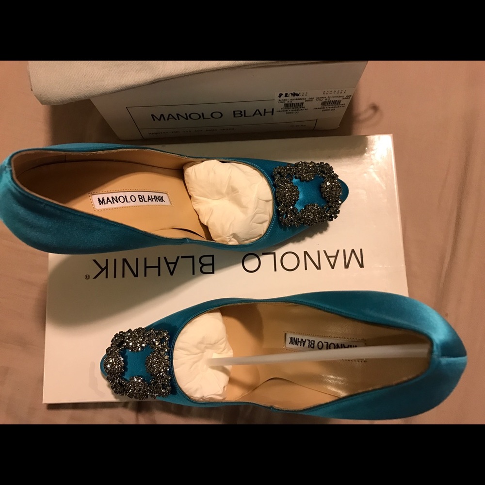 Manolo blahnik Aqua satin Hangisi
