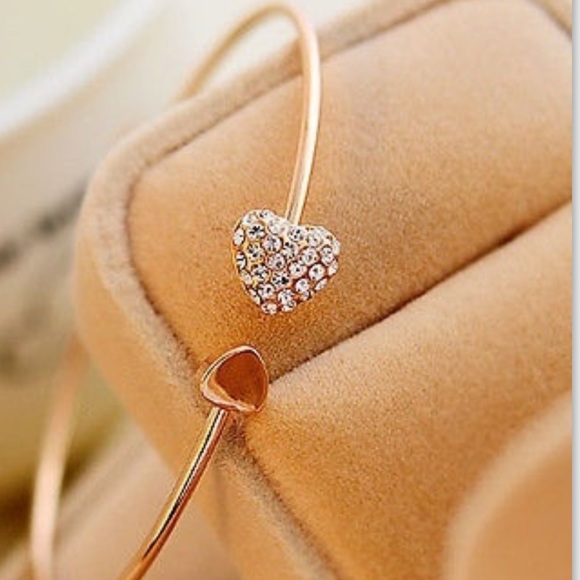 🙏🏽Gold tone heat bangle - Picture 2 of 6