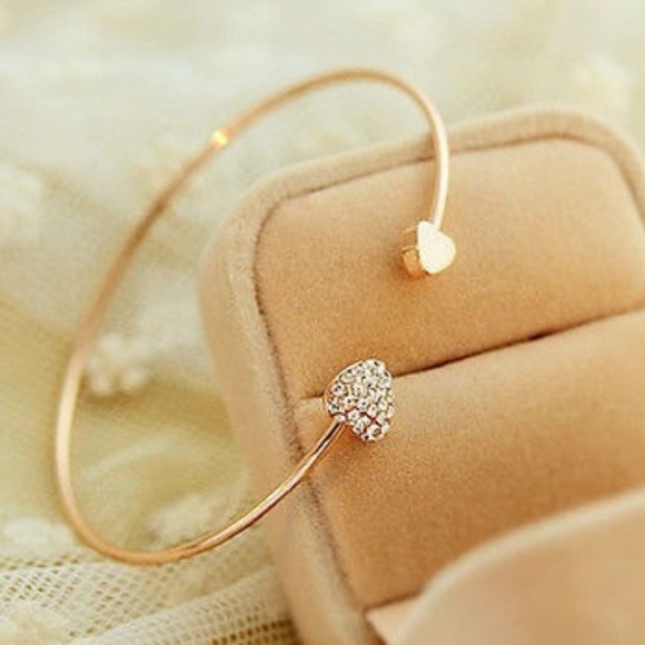 🙏🏽Gold tone heat bangle - Picture 3 of 6