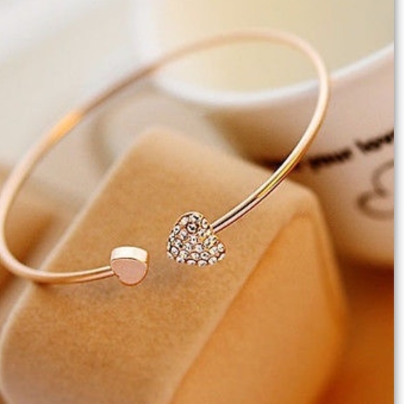 🙏🏽Gold tone heat bangle - Picture 4 of 6