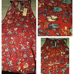Red floral tank, buttoned back, flowing