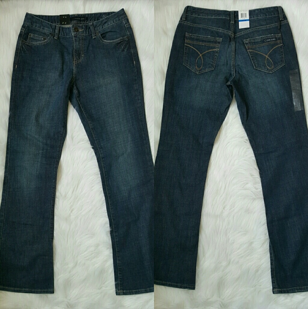 NWT Calvin Klein Women's Flare Jeans
Size 4