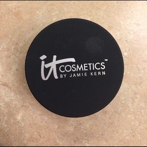 Jamie Kern (itcosmetics) bye bye pores