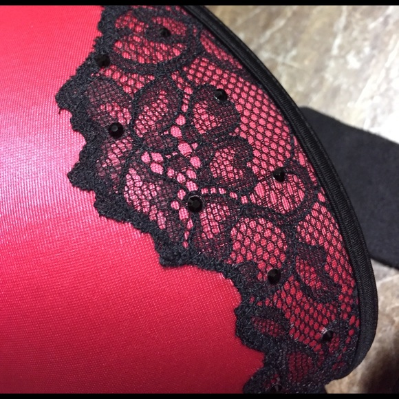 Sexy Red Push-Up Bra - Picture 4 of 4