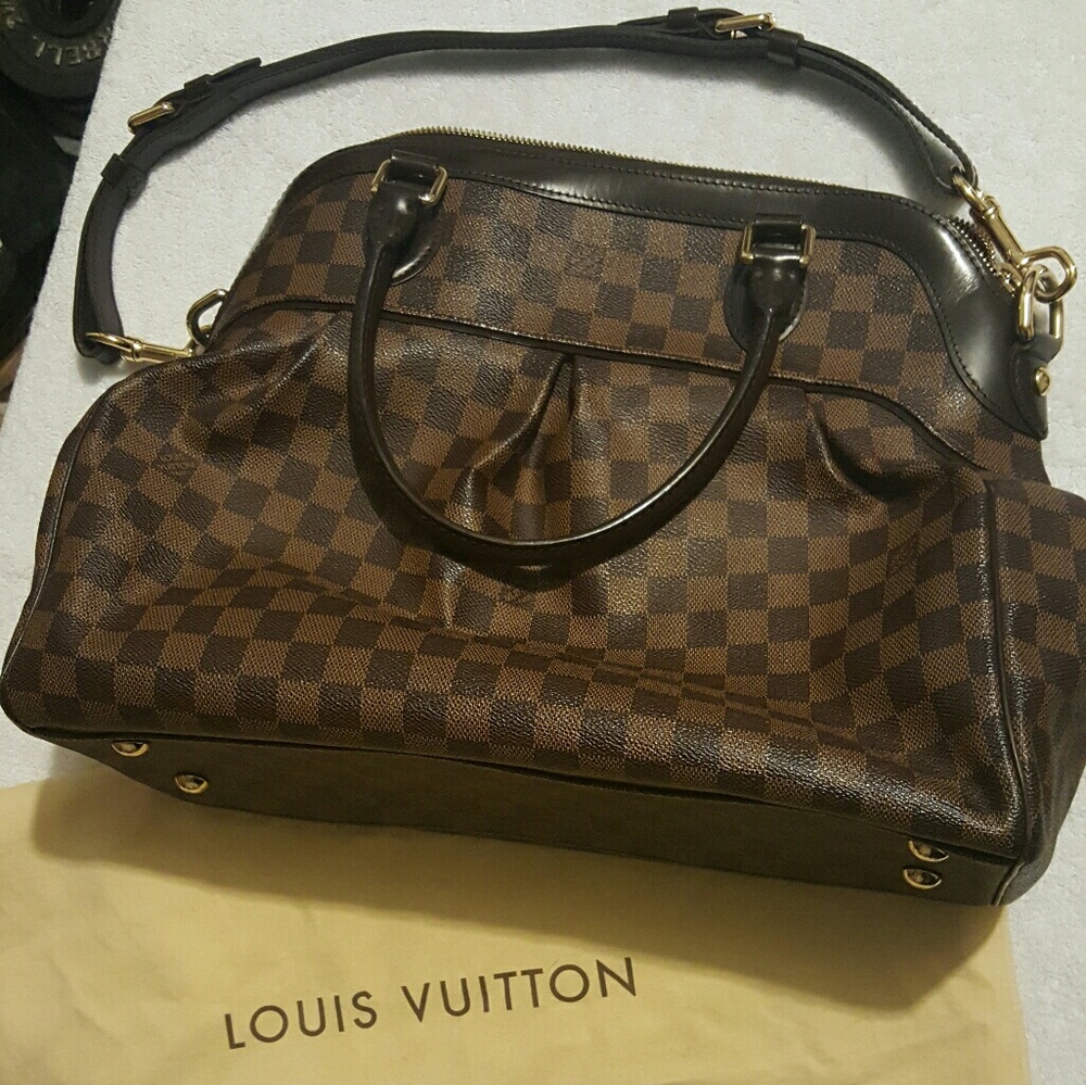 SOLD SOLD Authentic Louis Vuitton Trevi GM Damier