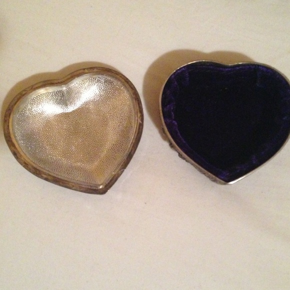 Price Slash: Vintage Heart Velvet Jewelry Box 💜 - Picture 2 of 3