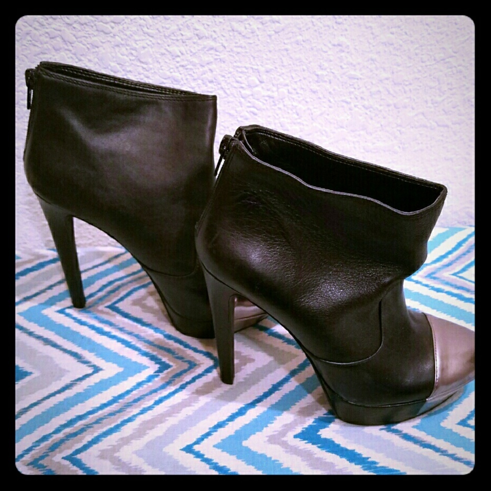 JS - Black/Bronze like Ankle boots