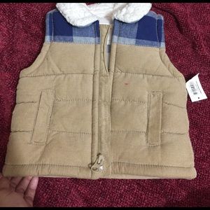 Old navy padded vest ☺️❤️😌 Host Pick 😎