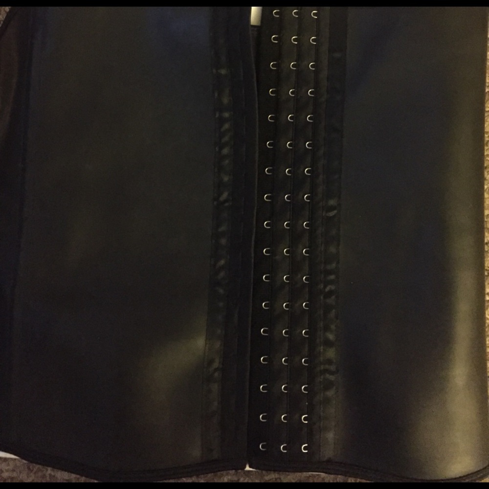 Waist trainer (3xl) 100% latex