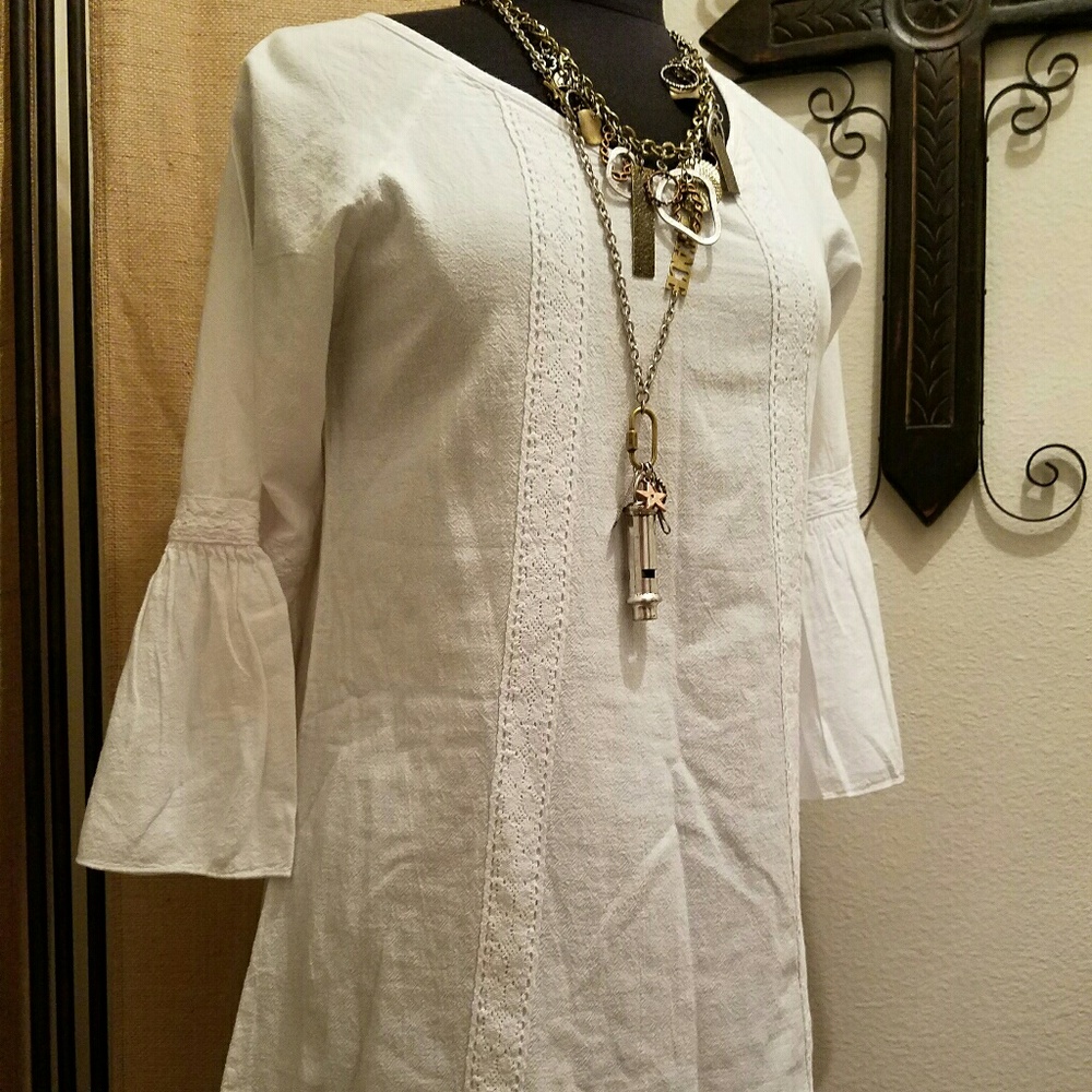 Casual chic basic white blouse,  3/4sleeve, small