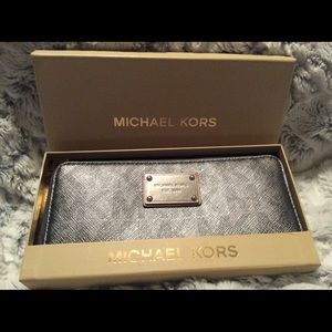 Michael Kors Wallet.