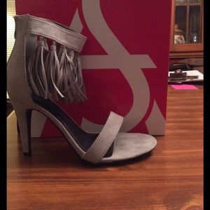 Grey Tassel Ashley Stewart Heels !!