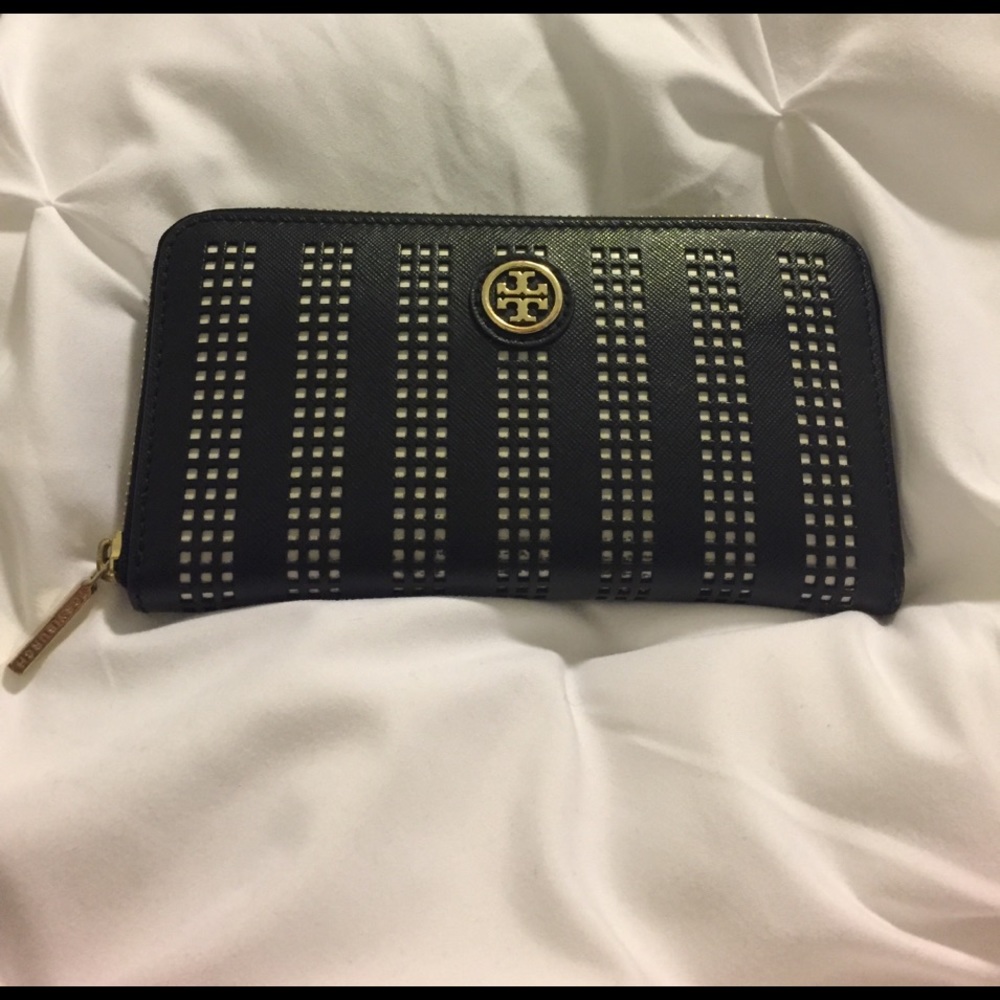 Tory burch wallet
