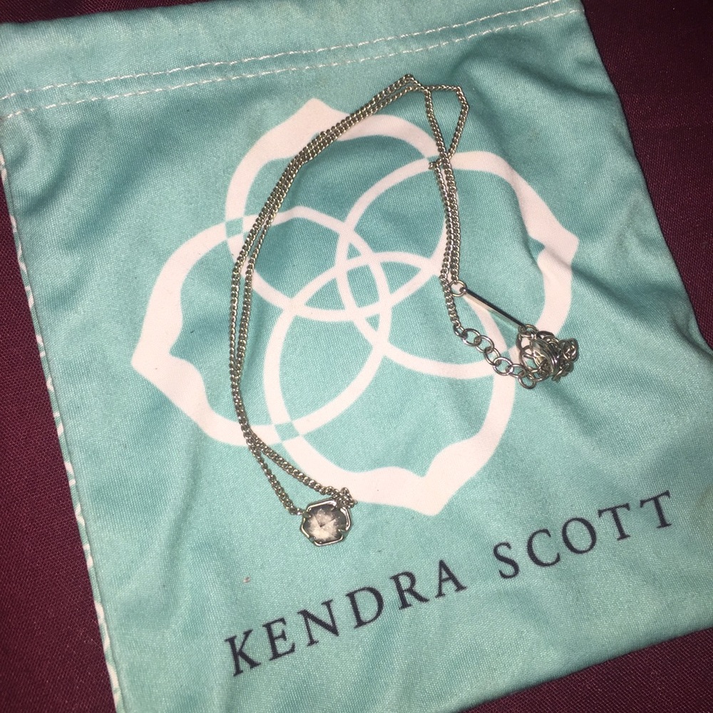 Kendra Scott necklace