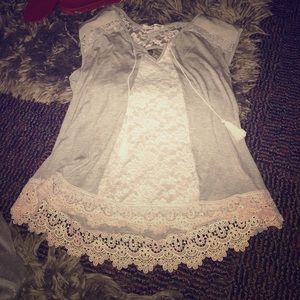 Sleeveless Lace Shirt