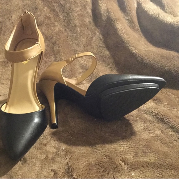 Shoes - Picture 2 of 4