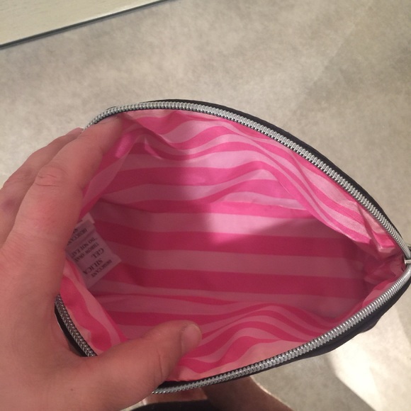 Victoria secret - Picture 3 of 3