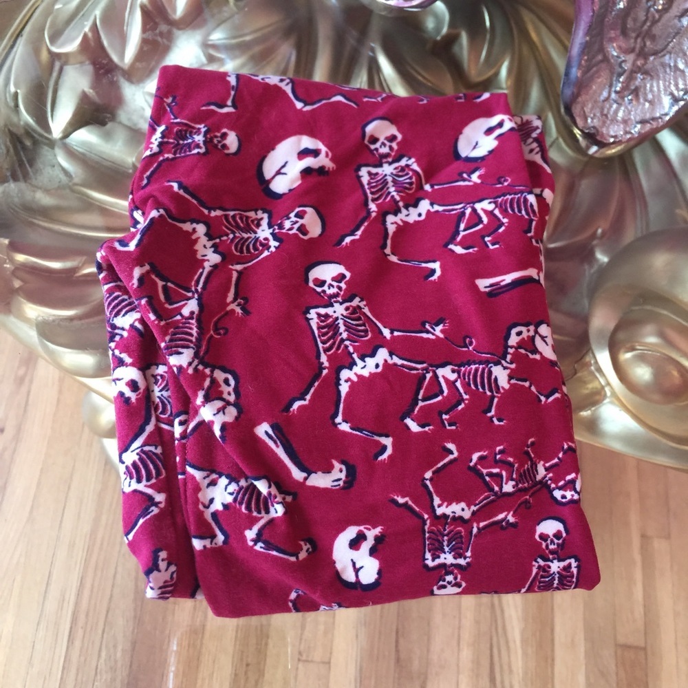 Tween 🦄 unicorn 🦄 skully os