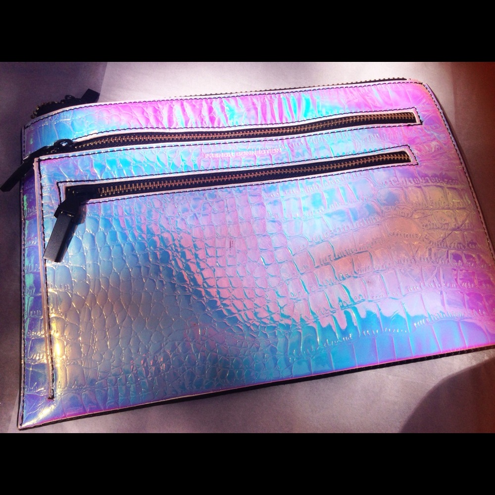 Hologram Clutch
