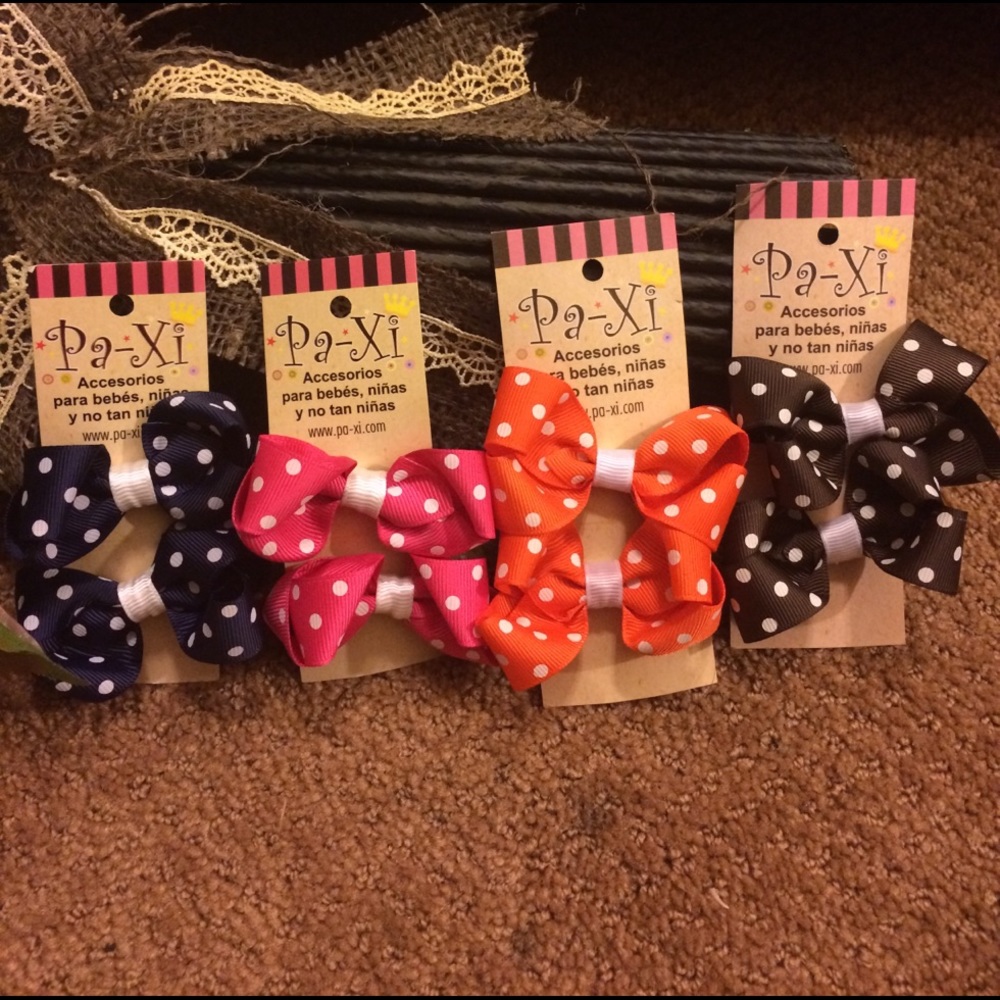 Set 8 polka-dot Bow clips
