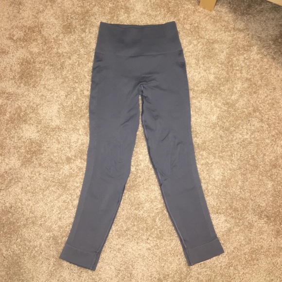Lululemon Crop Zone-In leggings - Picture 1 of 4