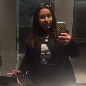 Meet your Posher, Monique