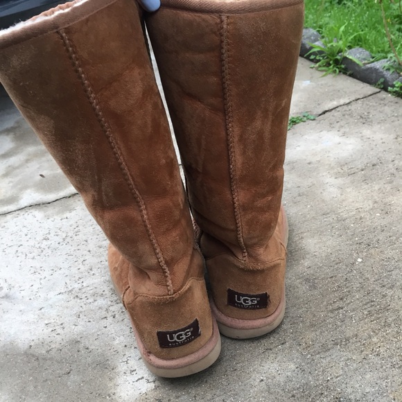 ❌SOLD❌ UGG Classic Tall Light Brown Boots - Picture 2 of 8