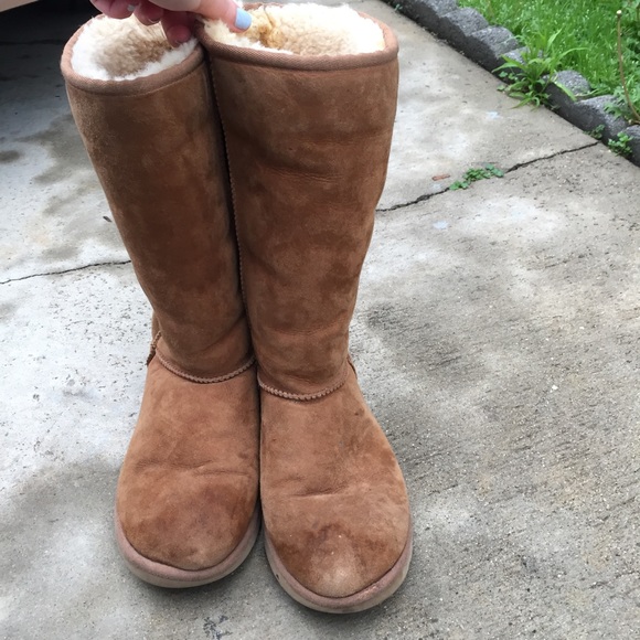 ❌SOLD❌ UGG Classic Tall Light Brown Boots - Picture 6 of 8