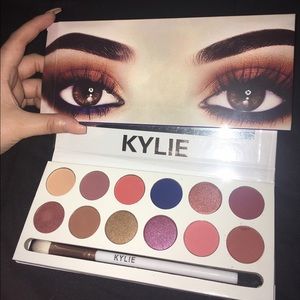 Kylie Kyshadow Royal Peach Palette