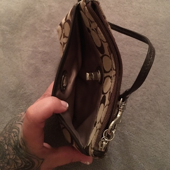 Coach Wristlet - Picture 3 of 4