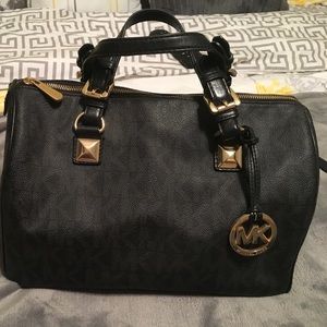On HOLD Black Michael kors jet set bag
