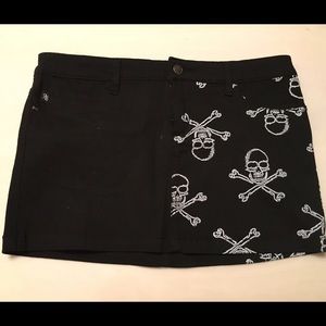 Tripp royal bones skull skirt
