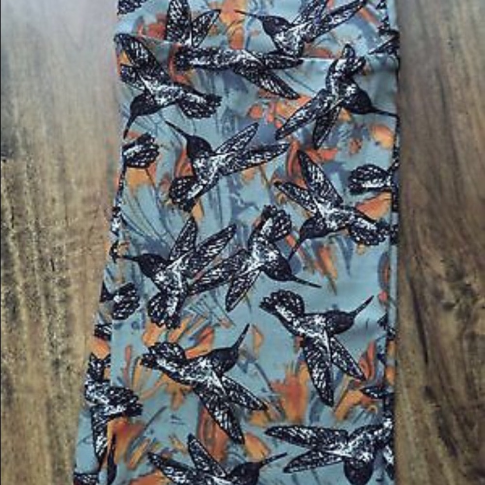 Lularoe OS hummingbird leggings
