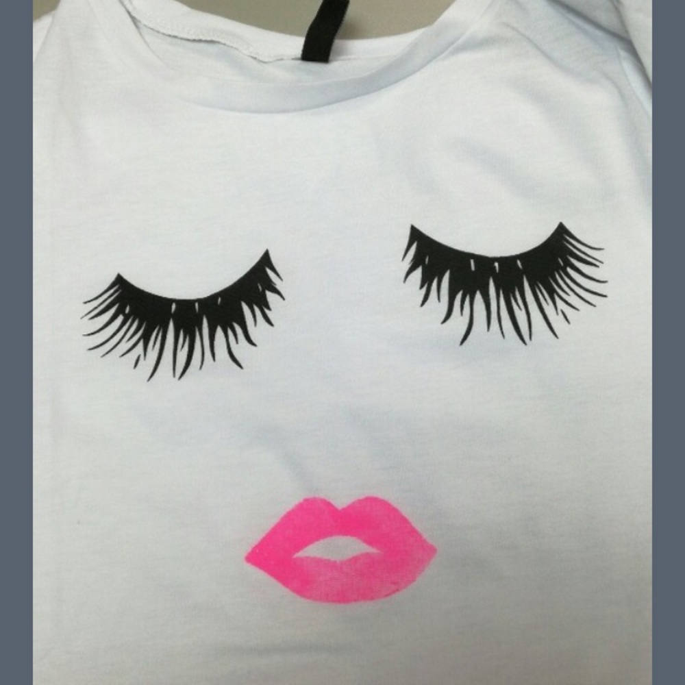 🎉ONE LEFT IN BLACK!🎉Charming Face T-shirt!🌺 - Picture 6 of 6