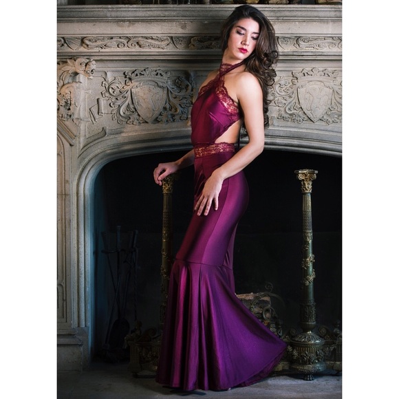 Open back evening gown - Picture 4 of 8