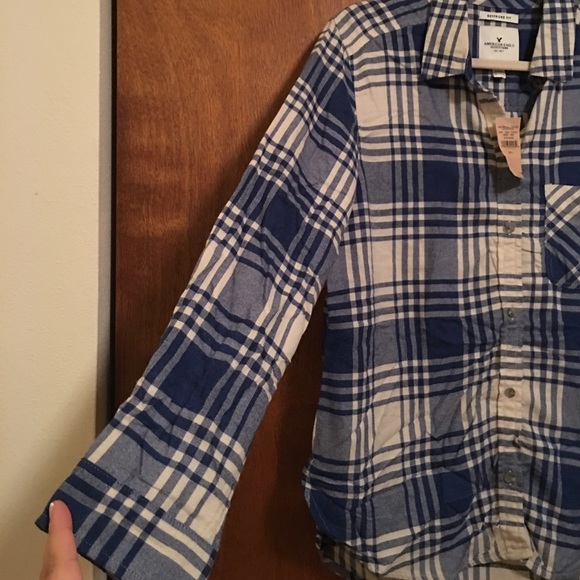AE Flannel boyfriend fit - Picture 3 of 3