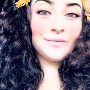 Meet your Posher, Amelia