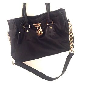 Incredible condition. Was my favorite black bag!