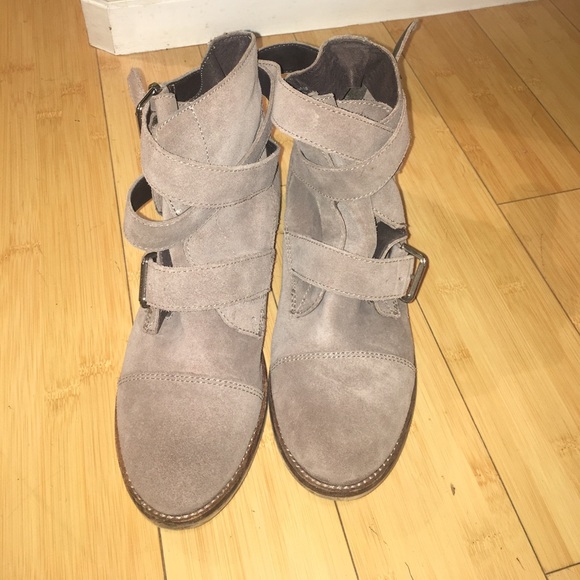 ALDO tan suede booties - Picture 1 of 3