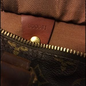Louis Vuitton Bags - Louis Vuitton speedy bag I think it's a 25 or 30 Louis Vuitton Bags - Louis Vuitton speedy bag I think it's a 25 or 30