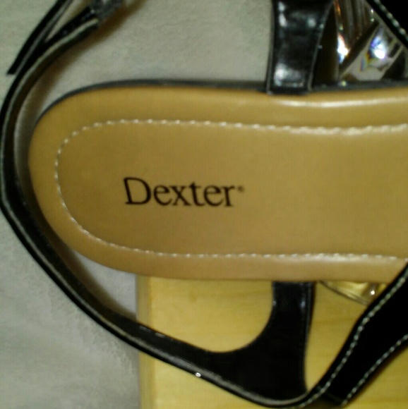 DEXTER - Picture 2 of 7